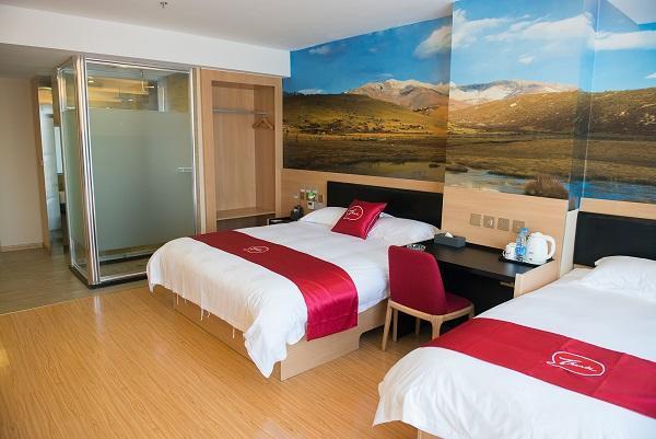 Thank Inn Plus Hotel Sichuan Neijiang Hongxing Red Star Macalline Exterior foto